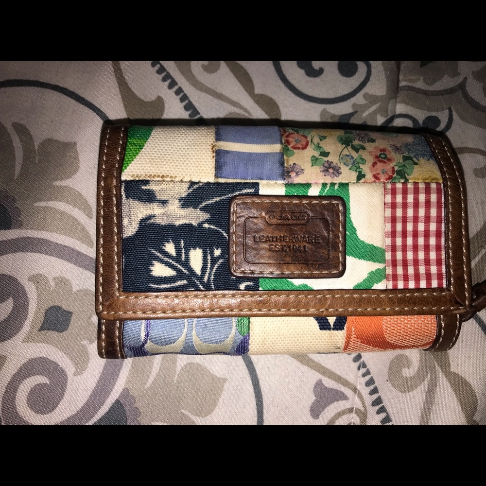 Women’s small coach wallet